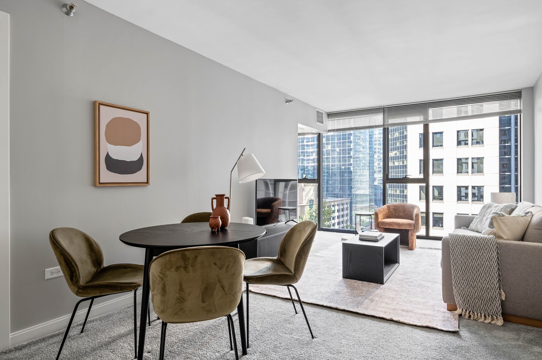 Lake And Wells Apartments – Chicago, IL