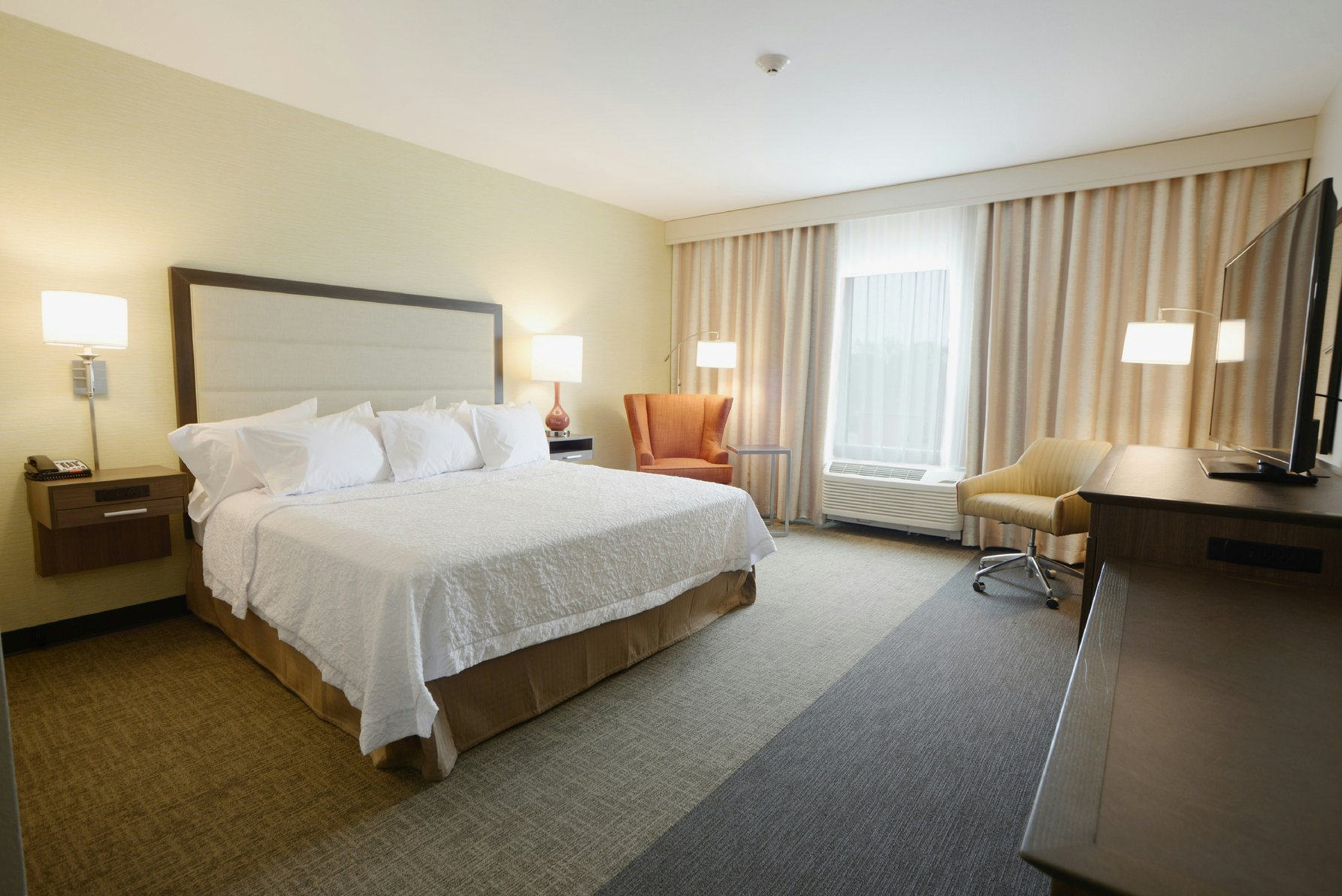 Hampton Inn & Suites by Hilton Ponca City - Tap to explore photos