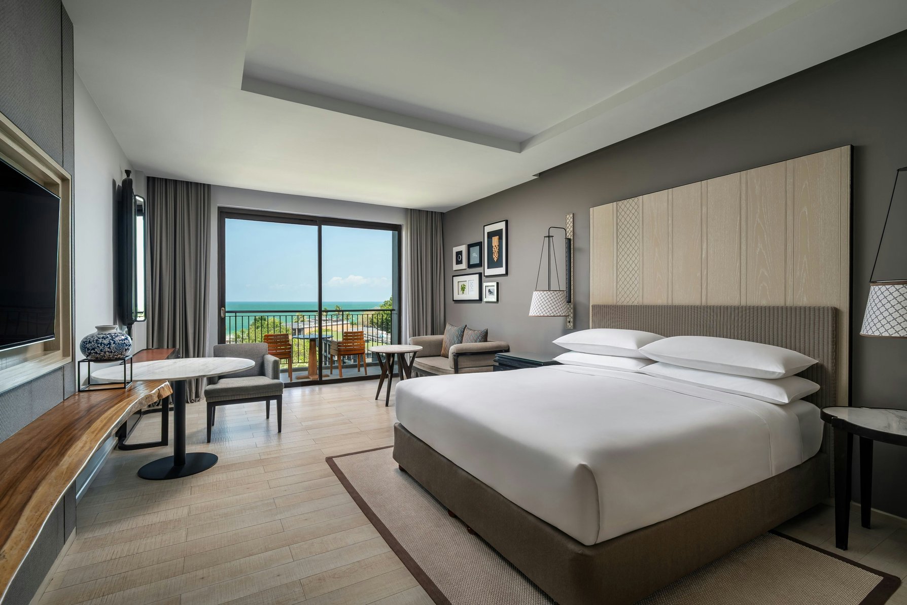 Hua Hin Marriott Resort & Spa - Tap to explore photos