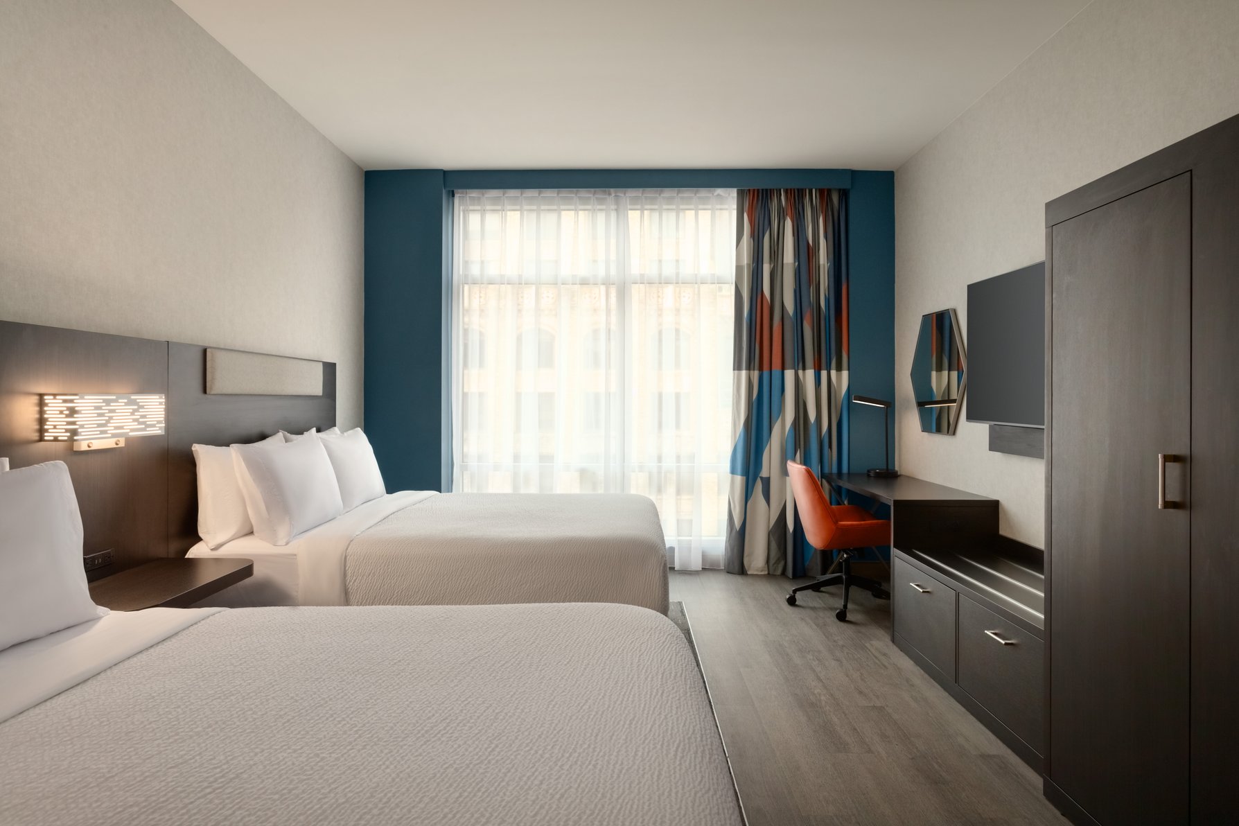 Holiday Inn Express HOUSTON DOWNTOWN by IHG - Tap to explore photos