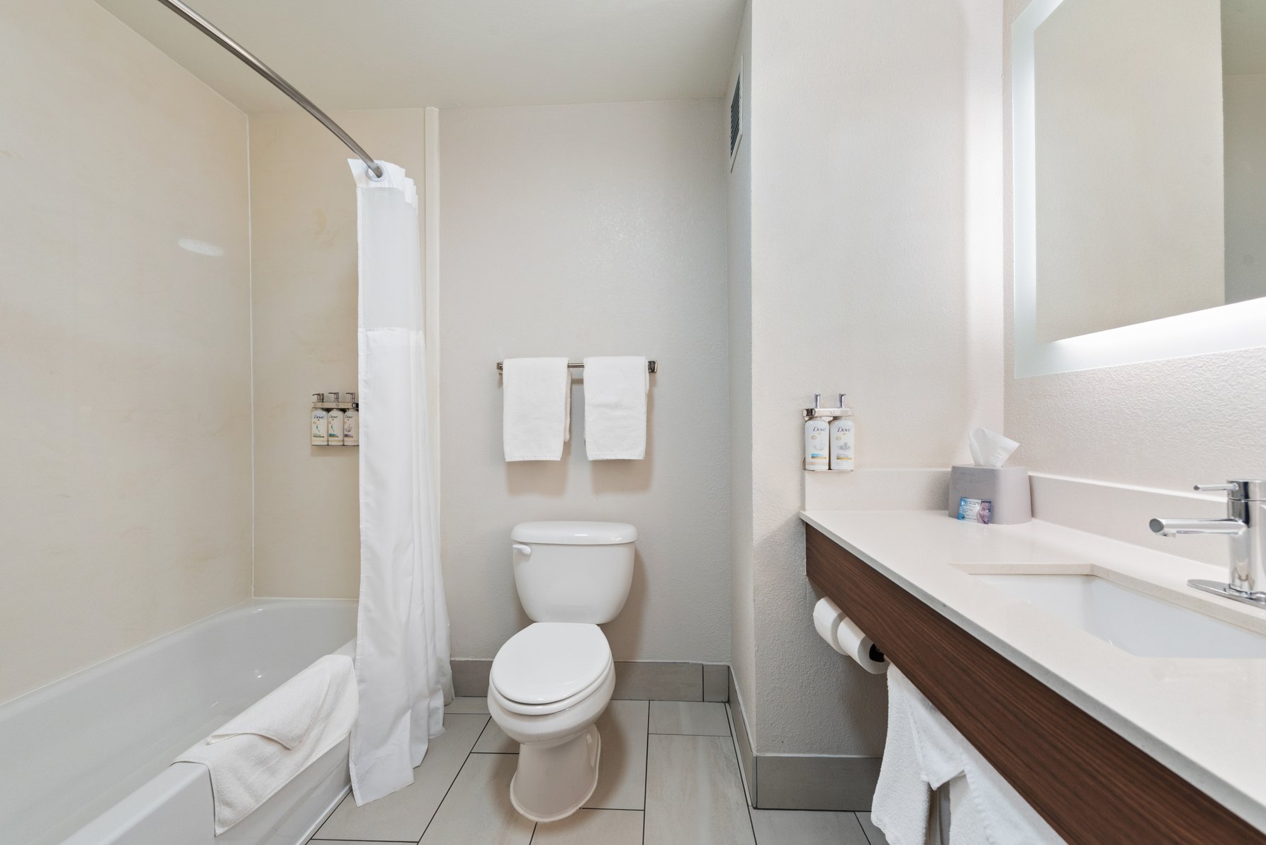 Holiday Inn Express Hotel & Suites LAMAR - Tap to explore photos