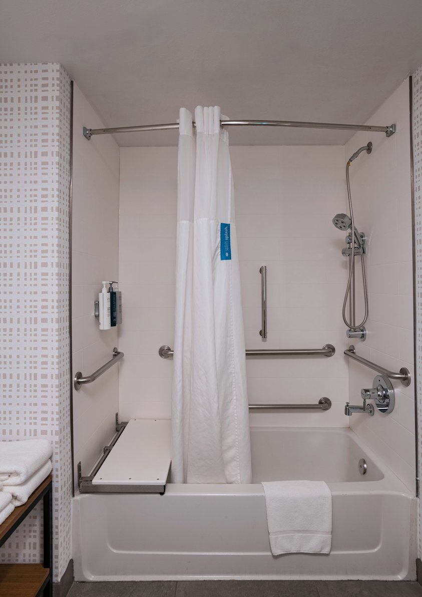 Hampton Inn & Suites by Hilton Austin - Lakeway - Tap to explore photos
