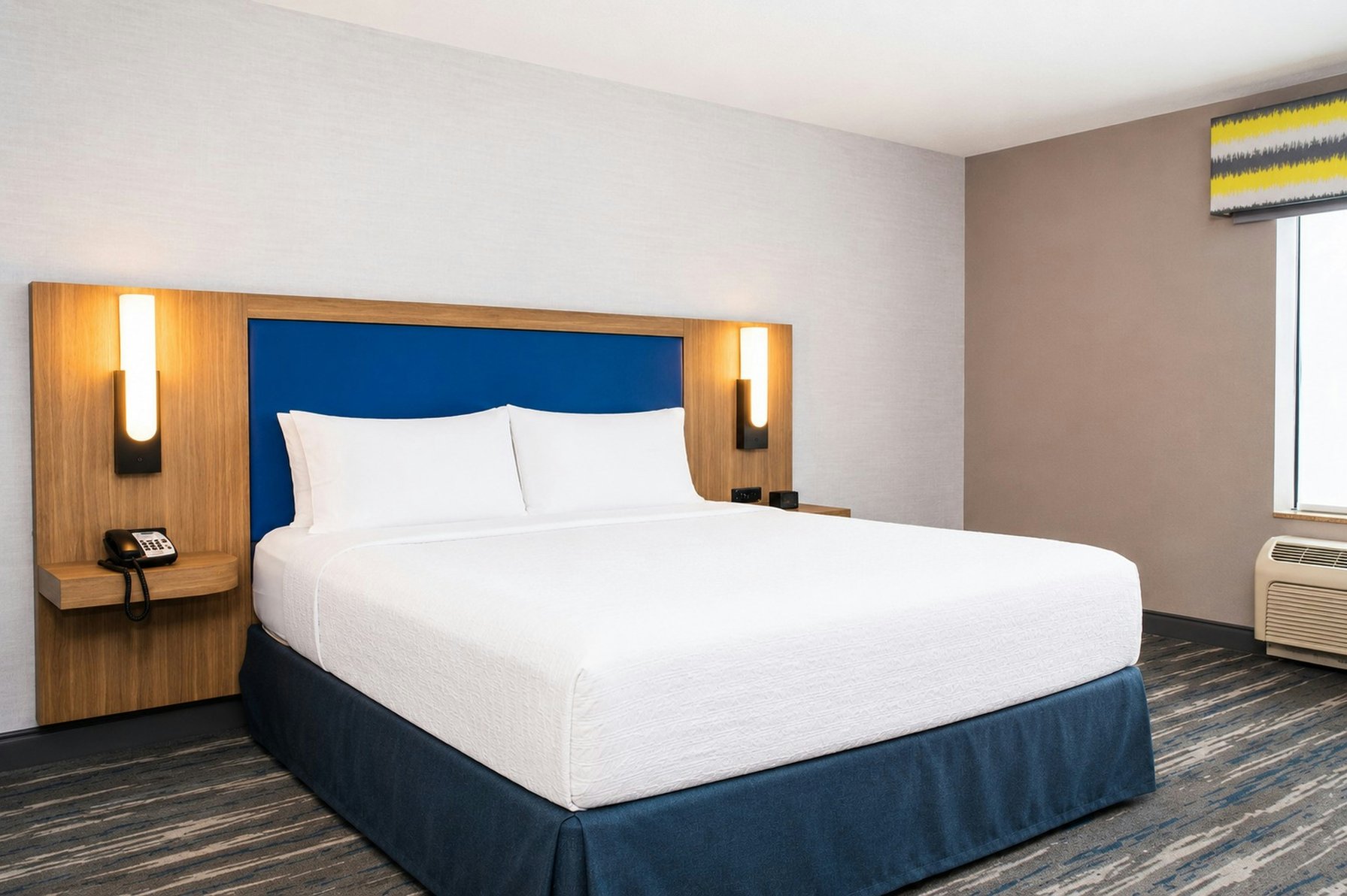 Hampton Inn & Suites by Hilton Chicago/St. Charles - Tap to explore photos