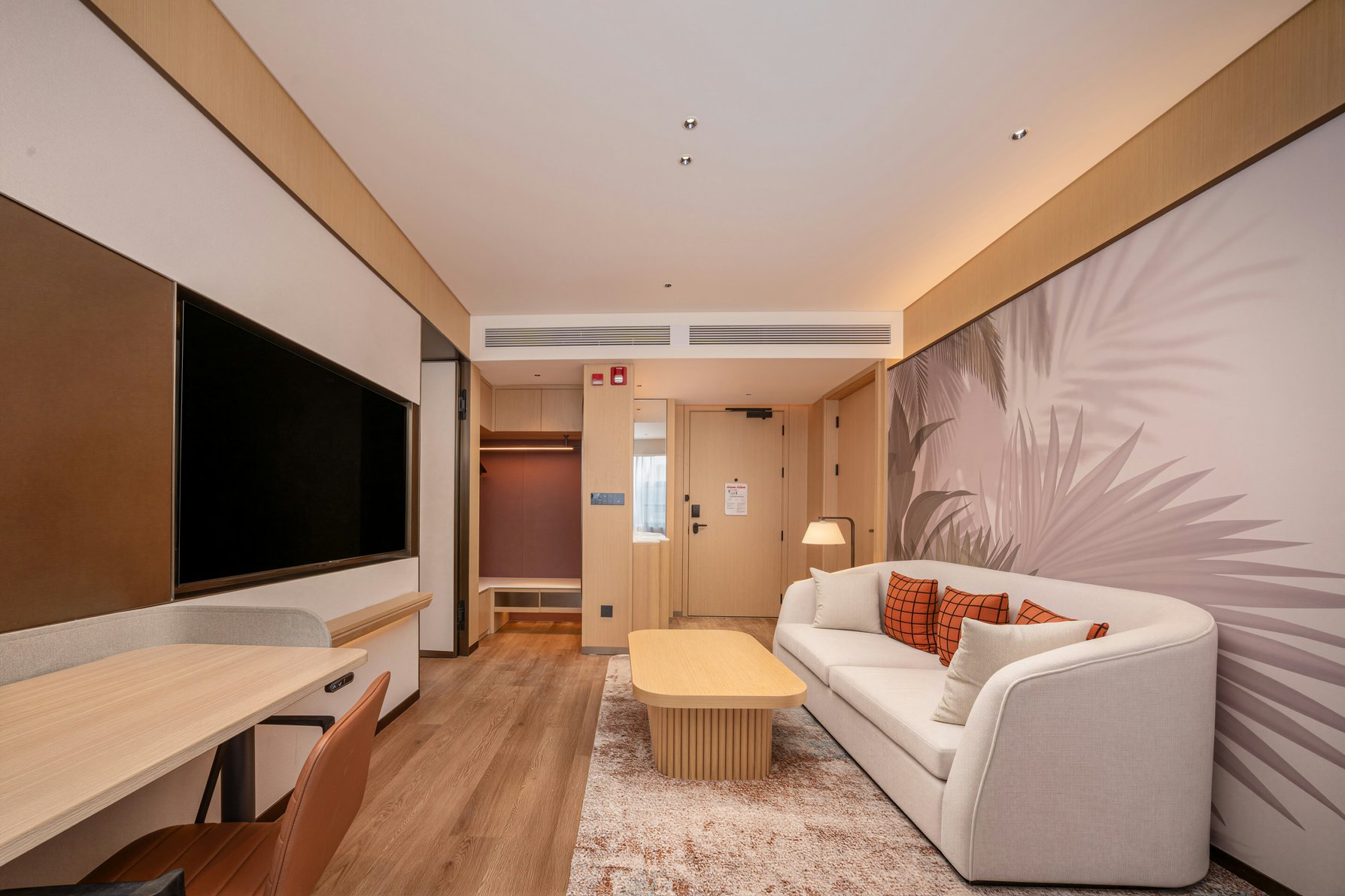 Hilton Garden Inn Beijing Liangma River - Tap to explore photos
