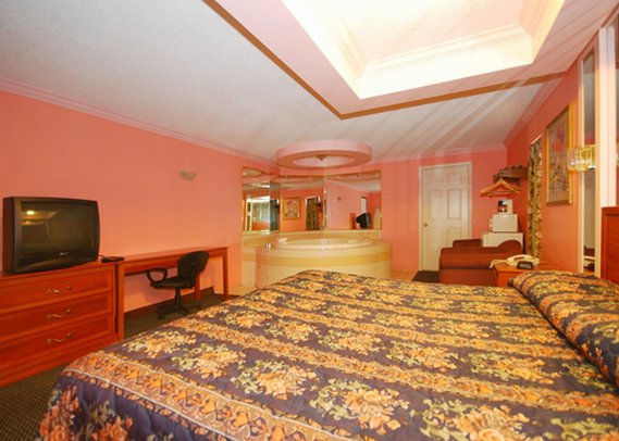 Econo Lodge - New Castle, DE