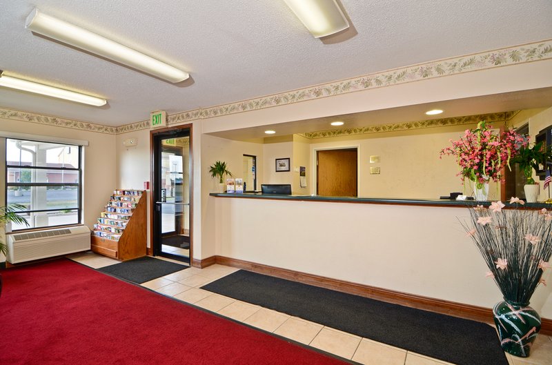 Americas Best Value Inn - Warren, IN