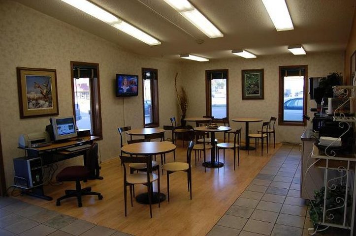 River Lodge - Pierre, SD