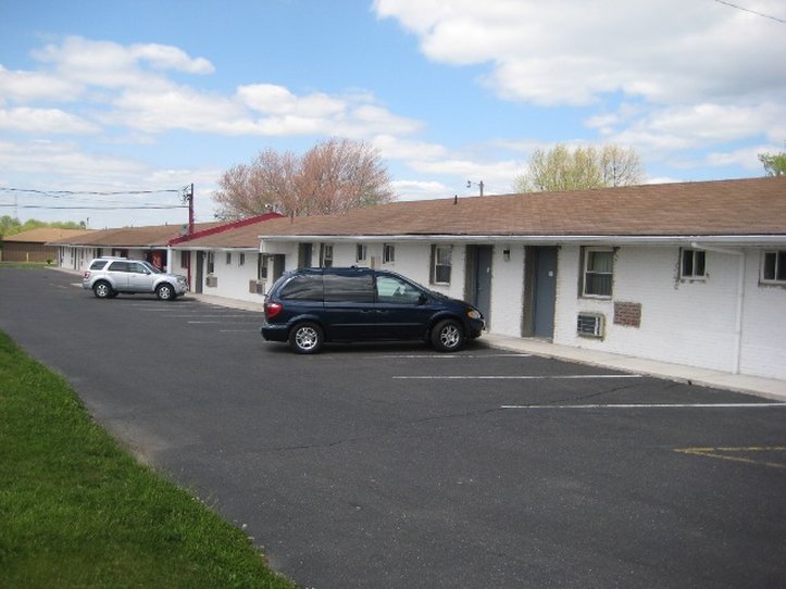 Red Carpet Inn & Suites - Wrightstown, NJ