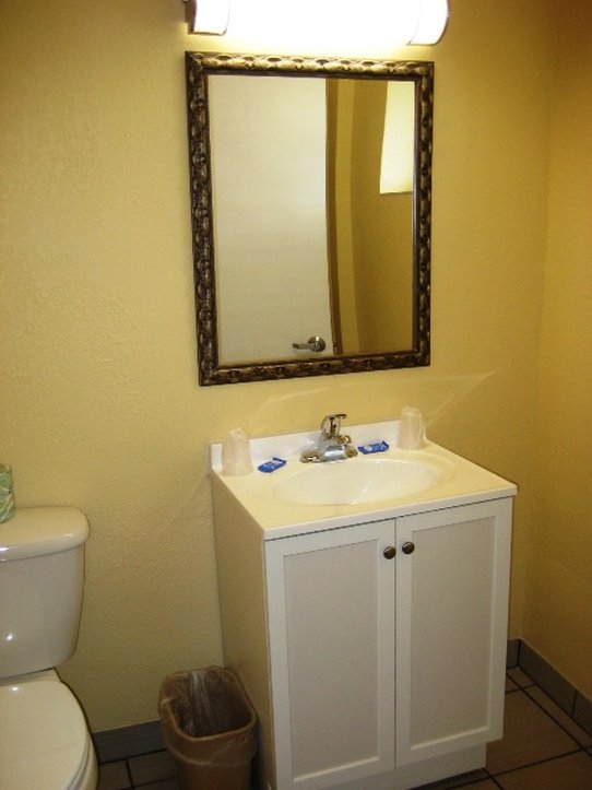Red Carpet Inn & Suites - Wrightstown, NJ