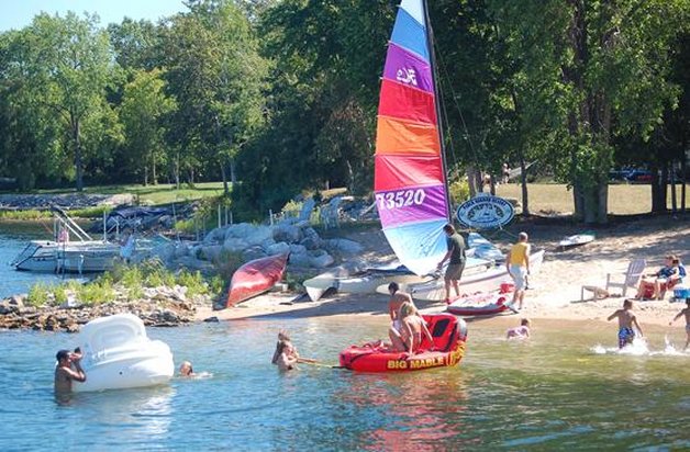 Beach Harbor Resort - Sturgeon Bay, WI