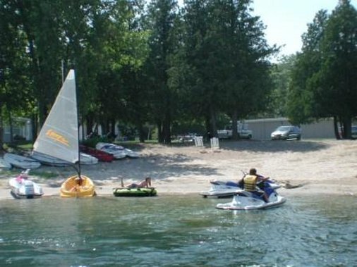 Beach Harbor Resort - Sturgeon Bay, WI