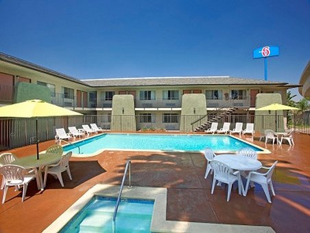 Motel 6 - Redlands, CA