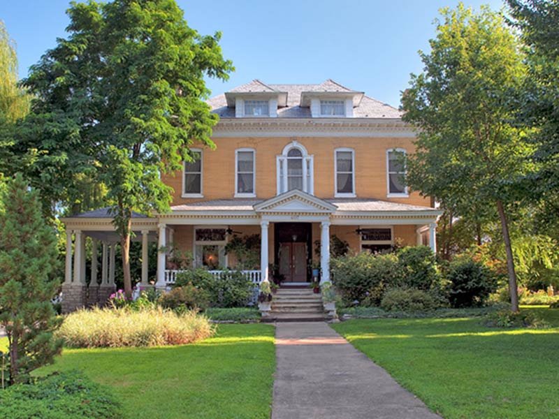 BEALL MANSION An Elegant Bed & Breakfast Inn - Alton, IL