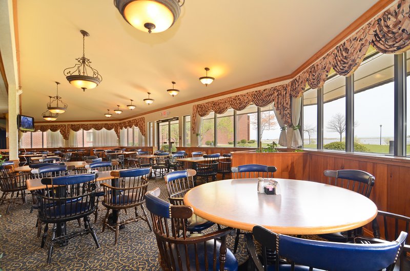 Lakefront Hotel - Manitowoc, WI