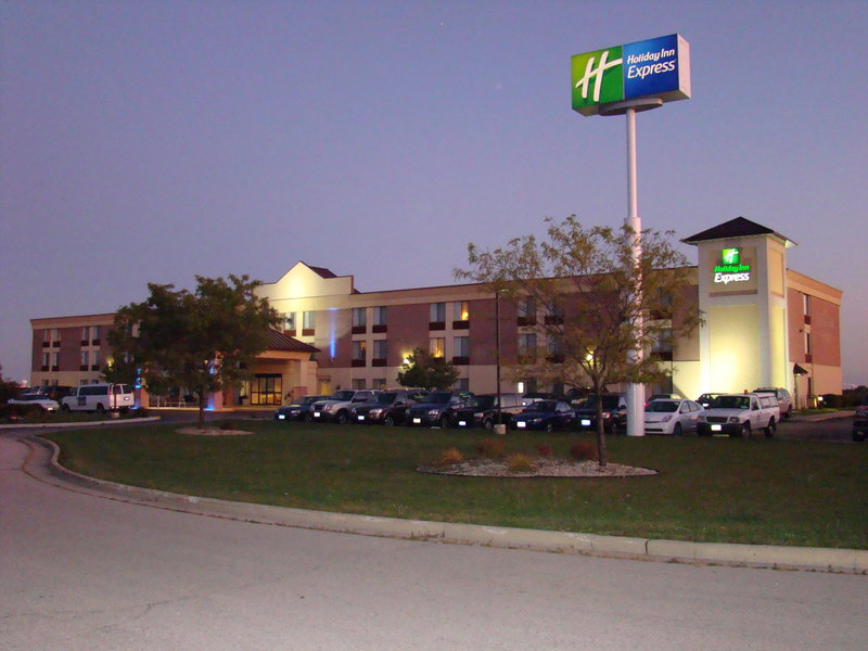 Holiday Inn Express RACINE AREA (I-94 AT EXIT 333) - Sturtevant, WI