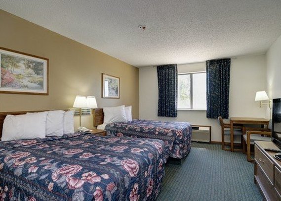 Super 8 - Kewanee, IL