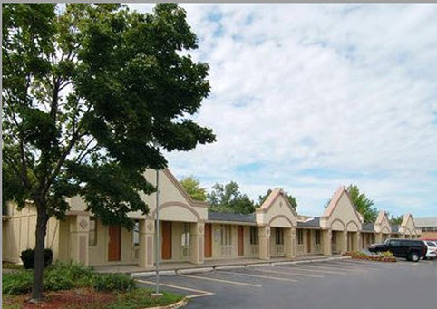 Econo Lodge - Warren, MI