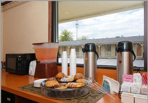 Econo Lodge - Warren, MI