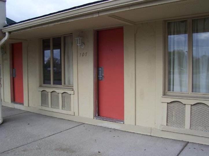 Econo Lodge - Warren, MI