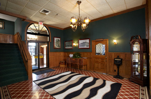 Stratford Inn - Sycamore, IL