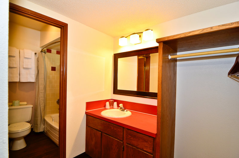 Americas Best Value Inn - Saint Helens, OR