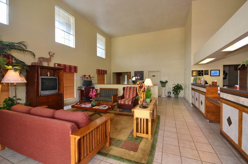 Best Western - Hallettsville, TX