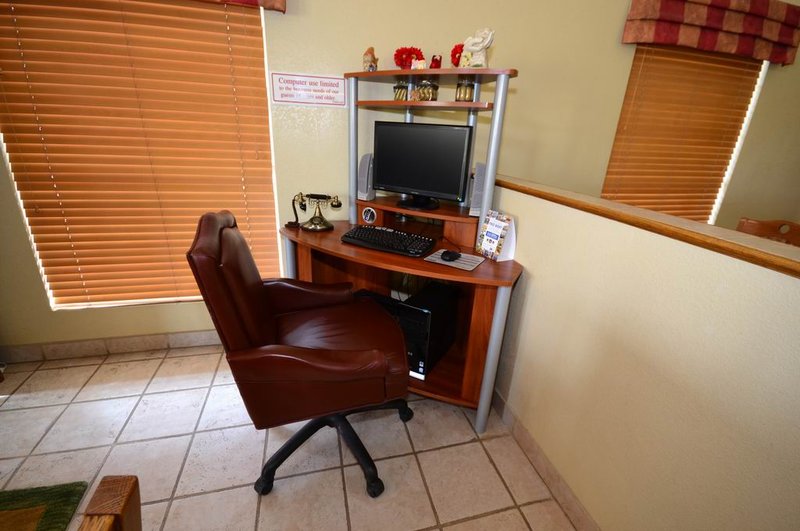 Best Western - Hallettsville, TX