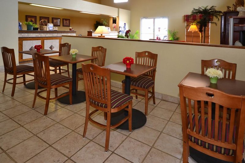 Best Western - Hallettsville, TX