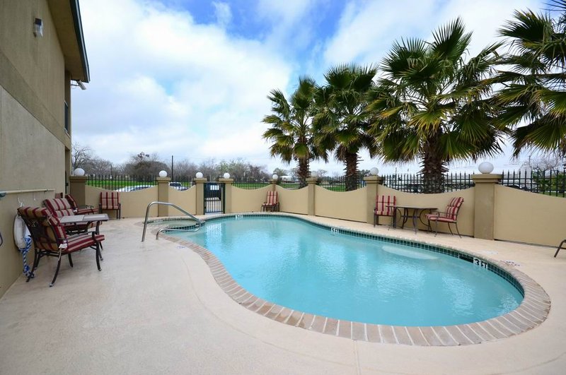 Best Western - Hallettsville, TX