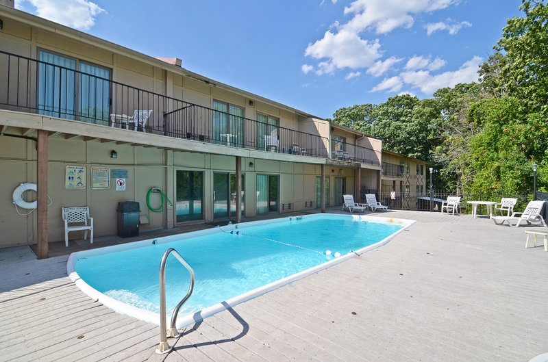 DAYS INN - Lake Saint Louis, MO