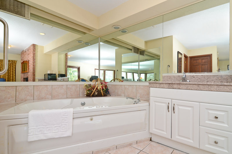 DAYS INN - Lake Saint Louis, MO