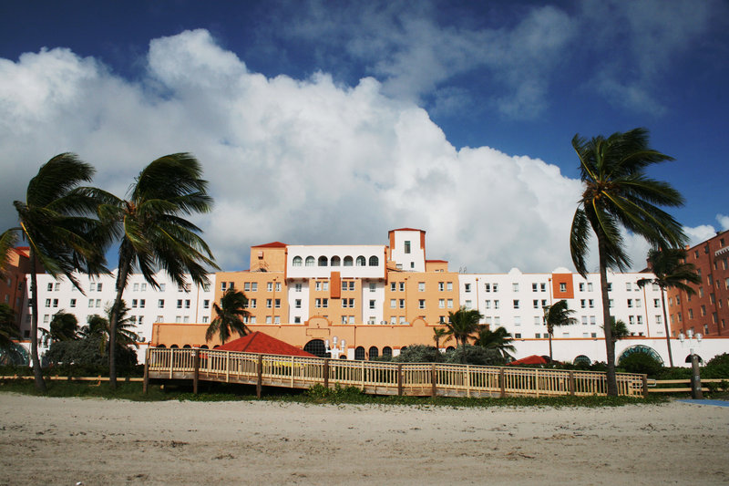 Ramada Hollywood Beach Resort Hotel - Hollywood, FL