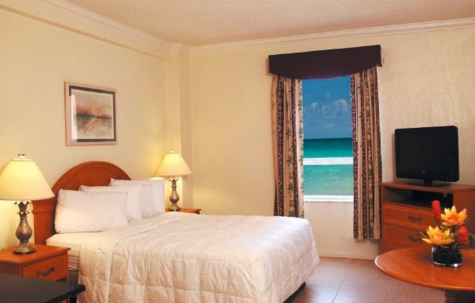 Ramada Hollywood Beach Resort Hotel - Hollywood, FL