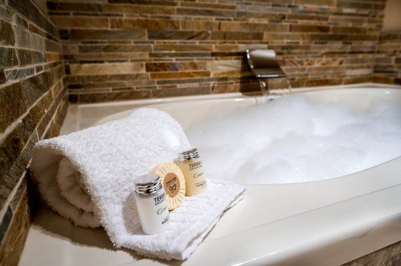 Best Western Plus Arroyo Roble Hotel & Creekside Villas - Sedona, AZ
