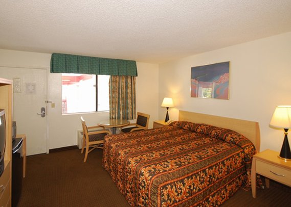 Econo Lodge - Riverside, CA