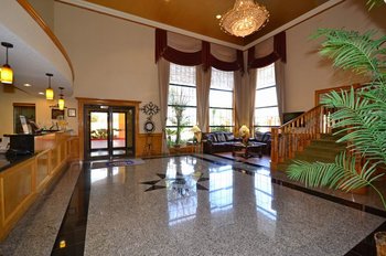 Best Western Plus Northwest Inn & Suites - Lobby