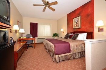 Best Western Plus Northwest Inn & Suites - Room