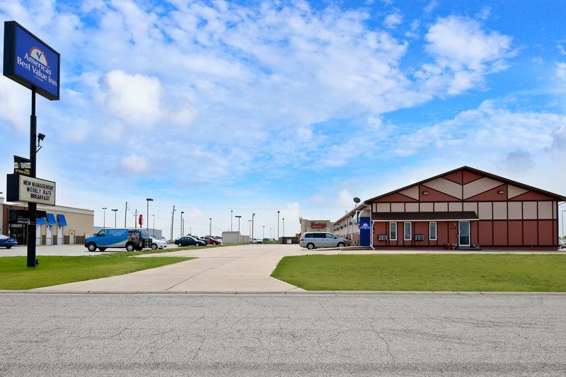 Americas Best Value Inn - McPherson, KS
