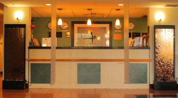 Best Western Airport Inn & Suites - Lobby