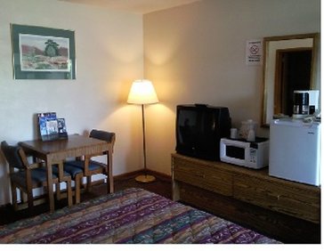 Colonial Inn Motel - Mercer, PA