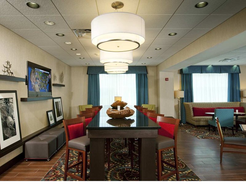 Hampton Inn - Augusta, ME