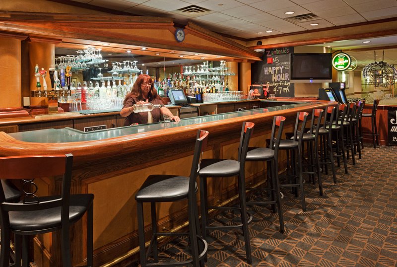 Radisson Hotel Milwaukee North Shore - Milwaukee, WI