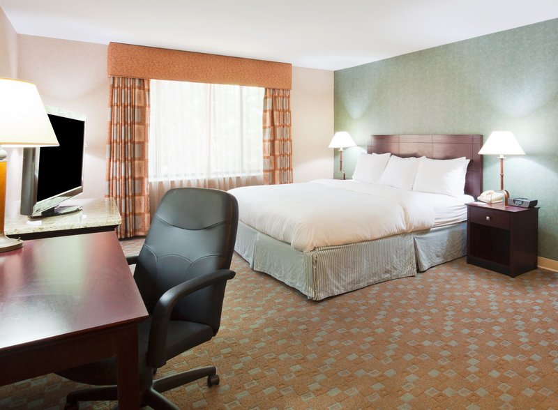 Radisson Hotel Milwaukee North Shore - Milwaukee, WI