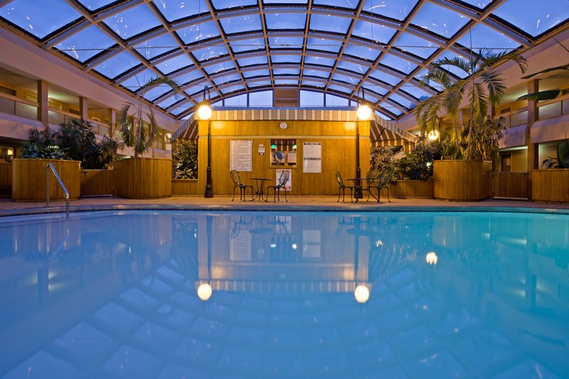 Radisson Hotel Milwaukee North Shore - Milwaukee, WI