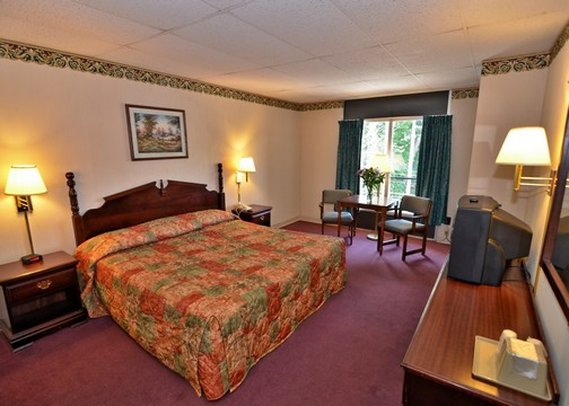 Econo Lodge - Stroudsburg, PA