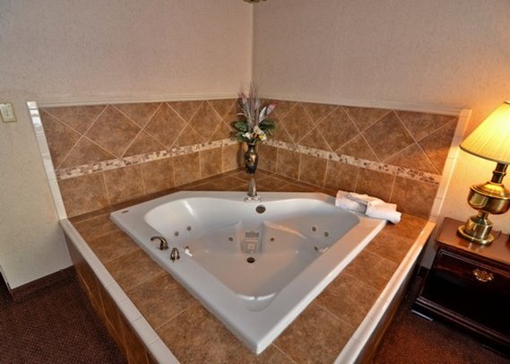 Econo Lodge - Stroudsburg, PA