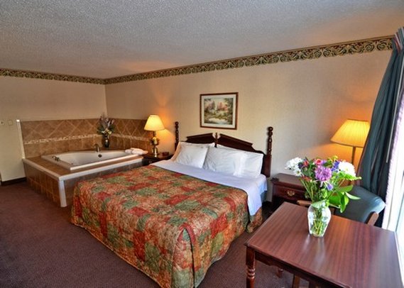 Econo Lodge - Stroudsburg, PA