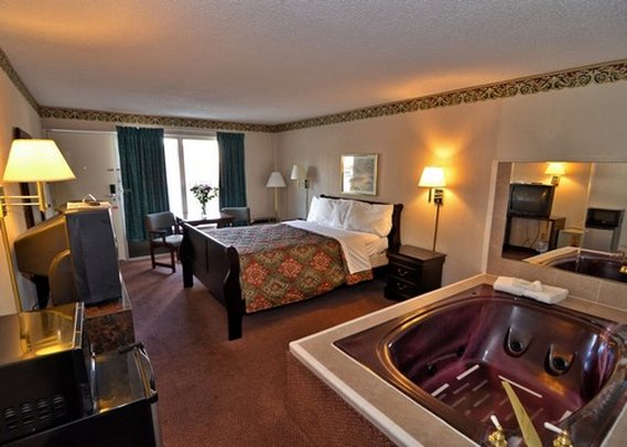 Econo Lodge - Stroudsburg, PA
