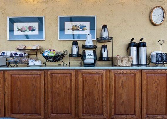 Rodeway Inn - Lawrenceburg, TN