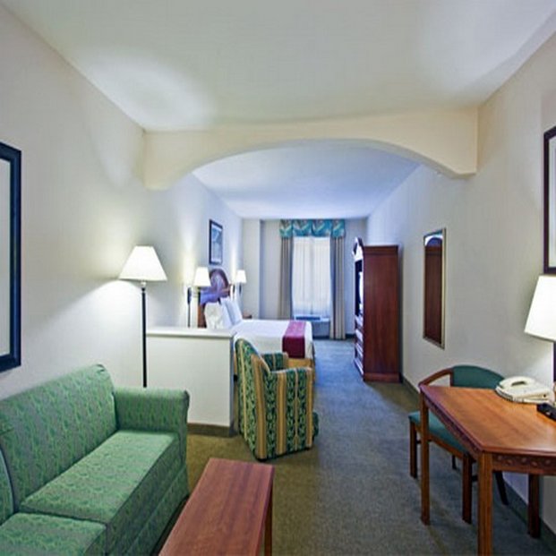 Holiday Inn Express Hotel & Suites West of Theme Park Area - Clermont, FL